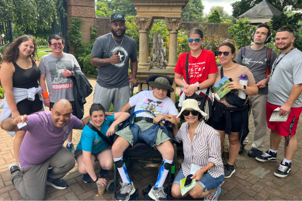 Group of Keshet staff, participants and families at the Botanic Garden